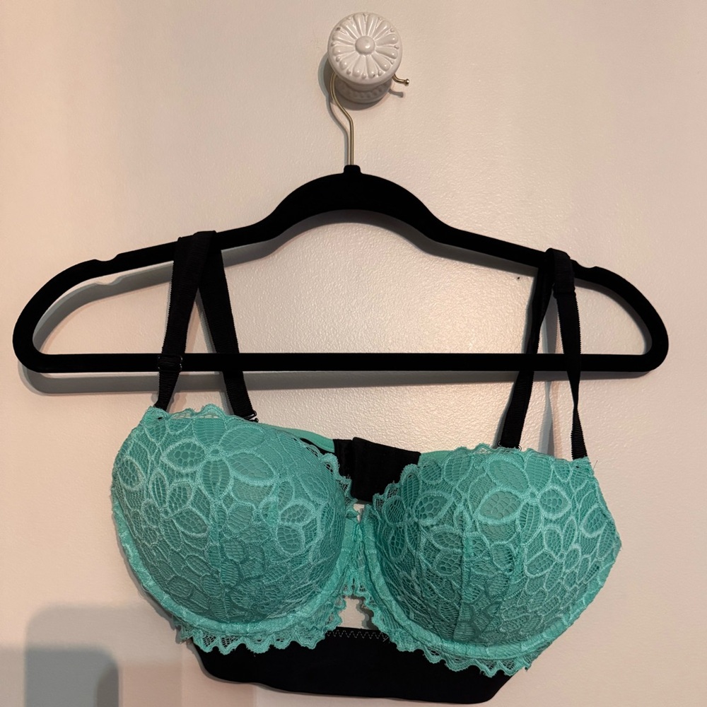 PINK VS bra size 34DD